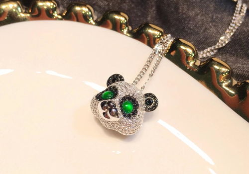 呆萌生動(dòng)的動(dòng)物首飾 讓翡翠煥發(fā)童趣，引領(lǐng)珠寶設(shè)計(jì)新風(fēng)尚